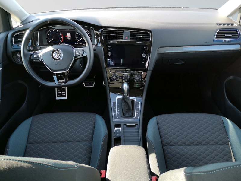 Volkswagen - Golf 1.0 TSI DSG