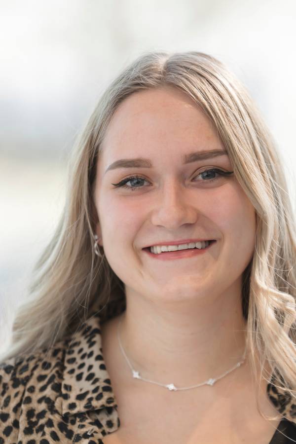 contact_import_imageYLF9ut