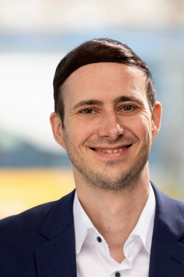 contact_import_imageZLIu0s