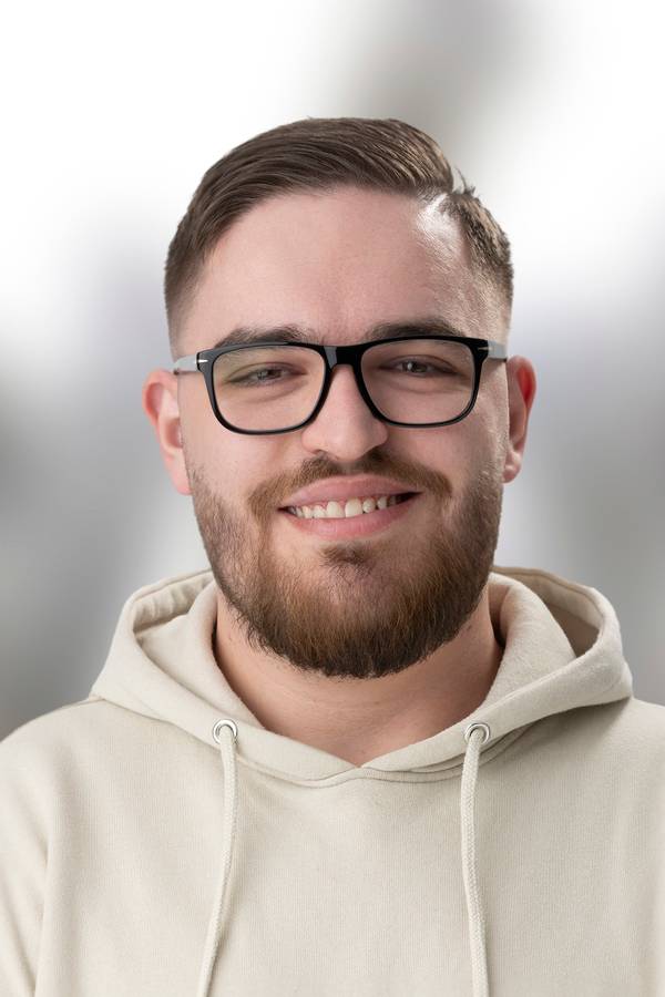 contact_import_imageA3HQ7t