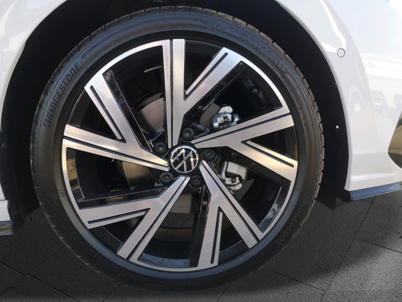 Volkswagen - Golf Variant 1.5eTSI R-Line DSG