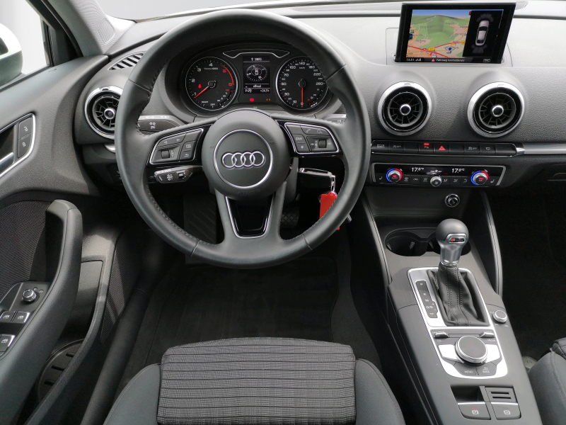 Audi - A3 Limousine 2.0 TDI quattro S-tronic Sport